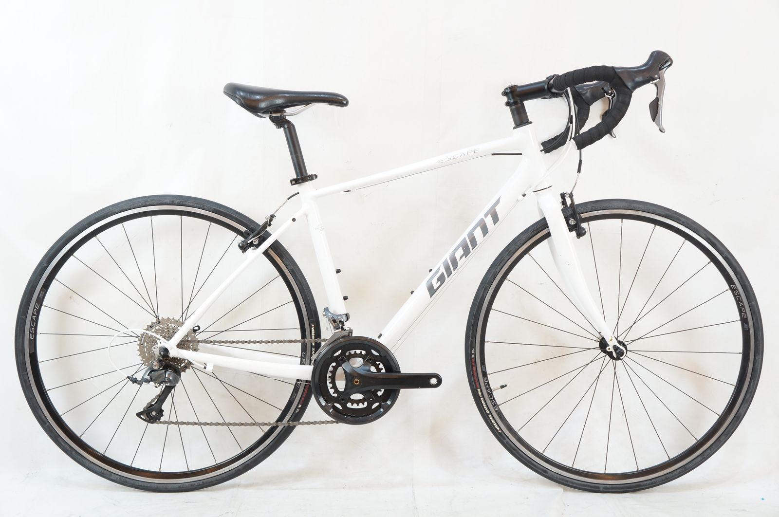 GIANT ジャイアント ESCAPE R DROP 2025年モデル ロードバイク バイチャリ浦和ベース