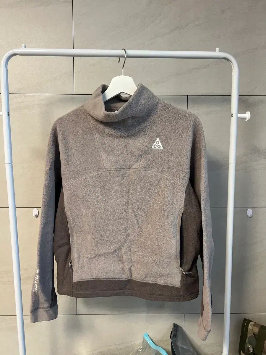 ナイキ ACG サーマ フィット ウルフ ツリー ポーラテック フリース S