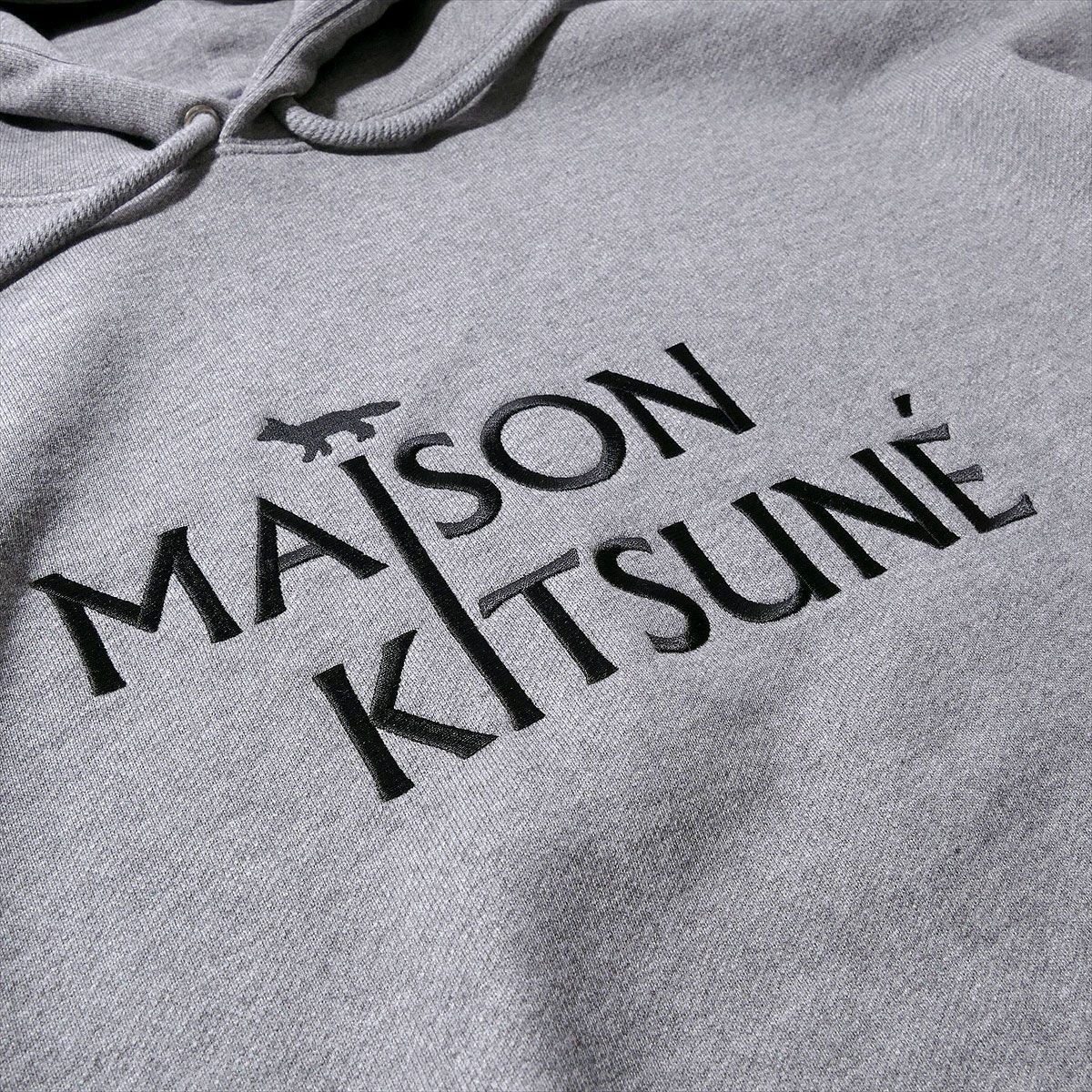 メゾンキツネ MAISON KITSUNE PILLAR コンフォート フーディー PM00701 