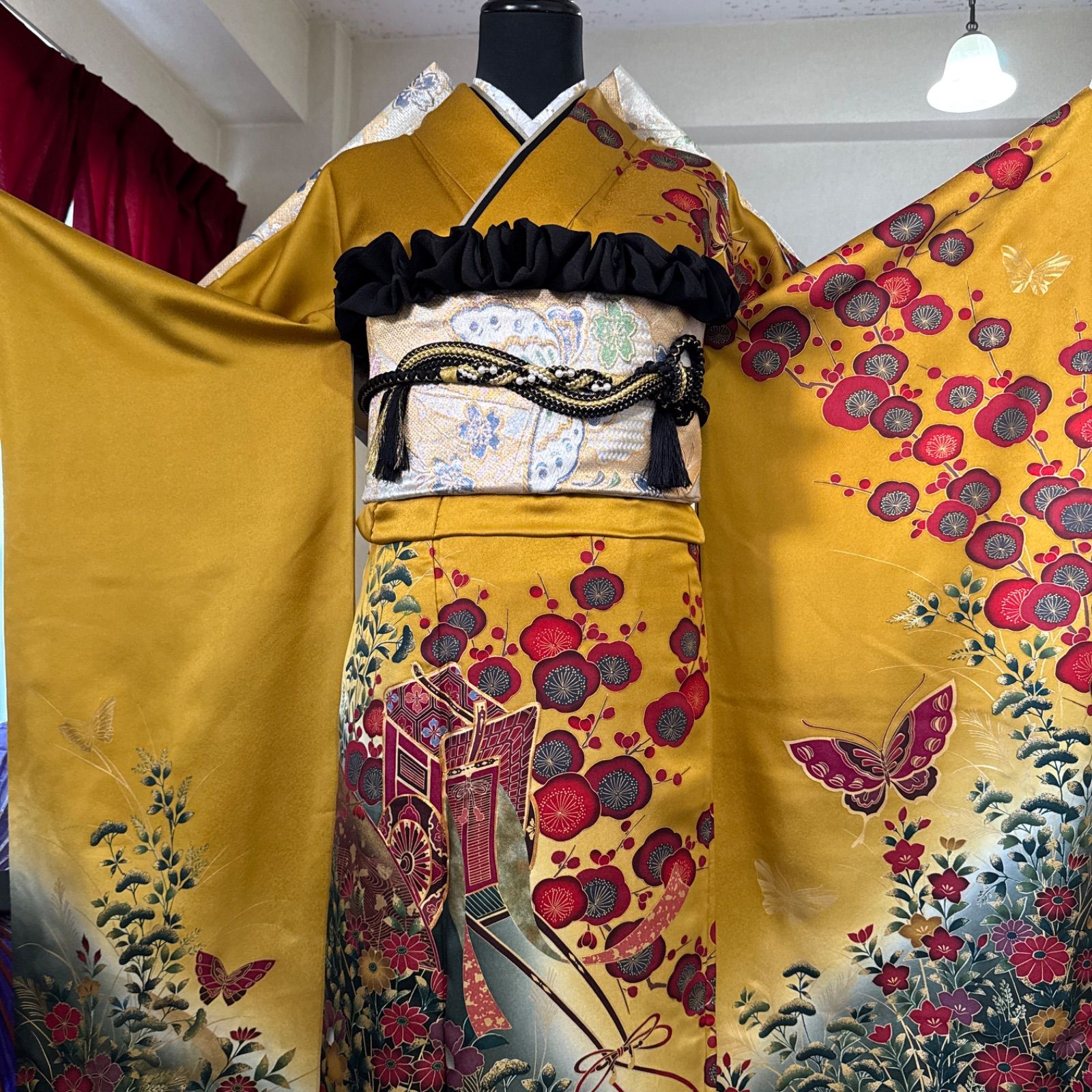 古典柄 金駒刺繍