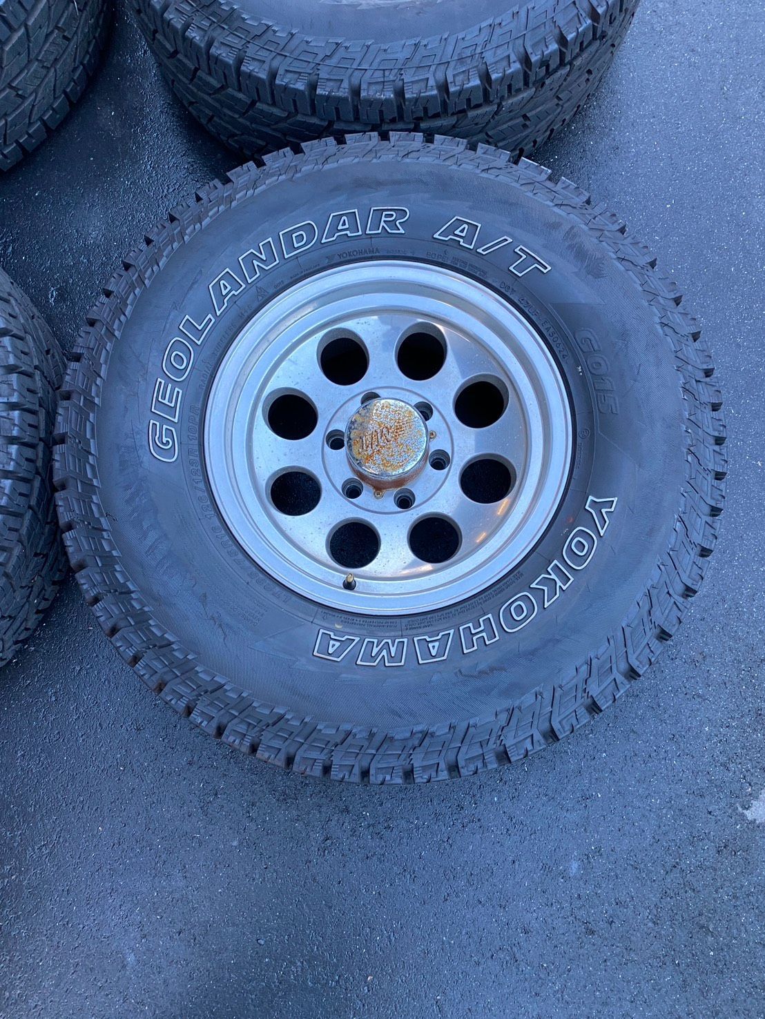  ミッキートンプソン １６インチ A T 285 75 R 16 ４本 16インチ タイヤ ホイールセット