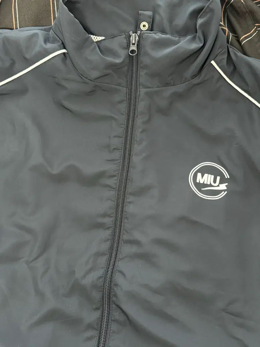 ミウ404 2025 新バージョン ウィンドブレーカー M