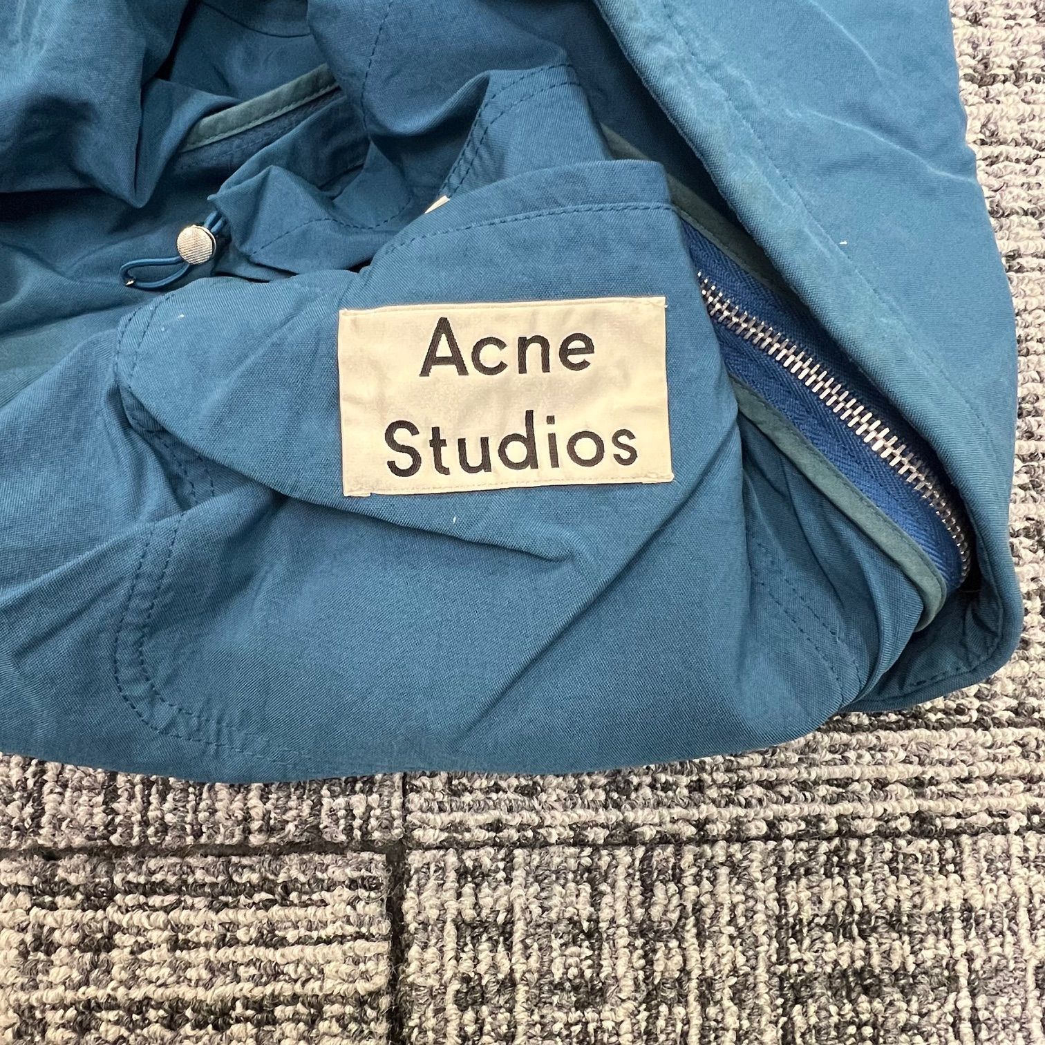Acne Studios マウンテンパーカー SIZE Studiosのマウンテンパーカーを