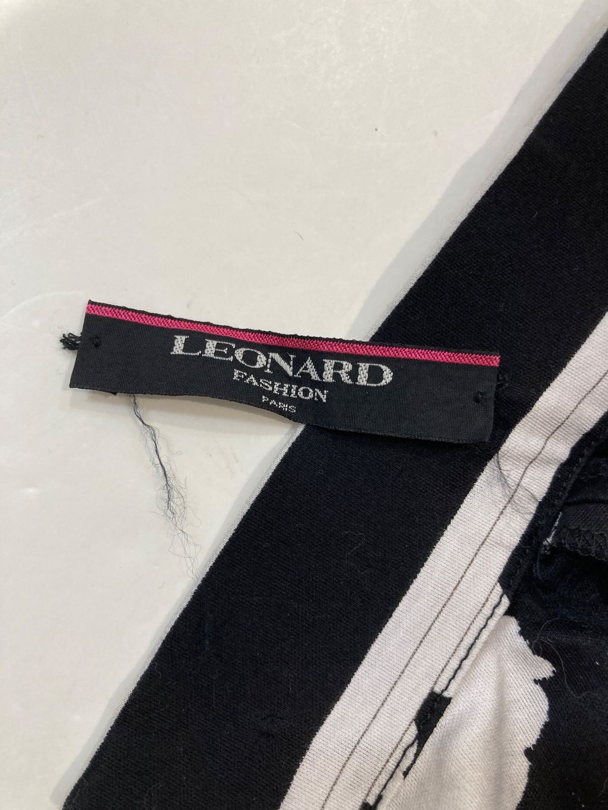 LEONARD レオナール ハイネックトップス サイズL ブラック×ホワイト