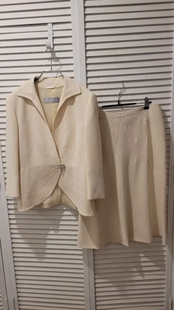 マックスマーラ アイボリー スーツ セット