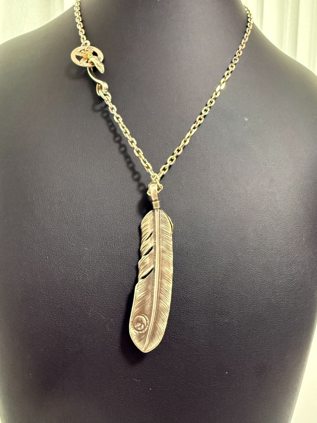 ゴローズ 上金特大フェザー左＋金メタルホイール付イーグルフック細角