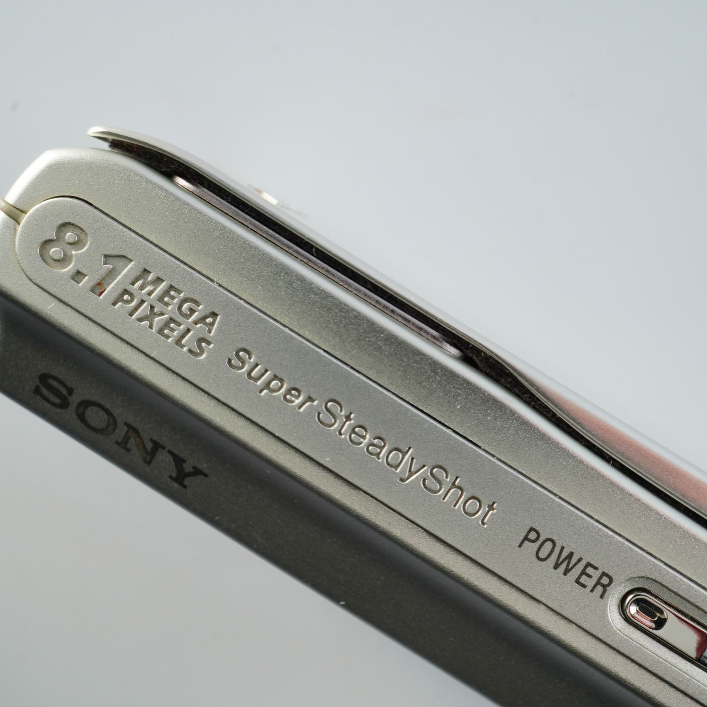 コンパクトデジタルカメラ