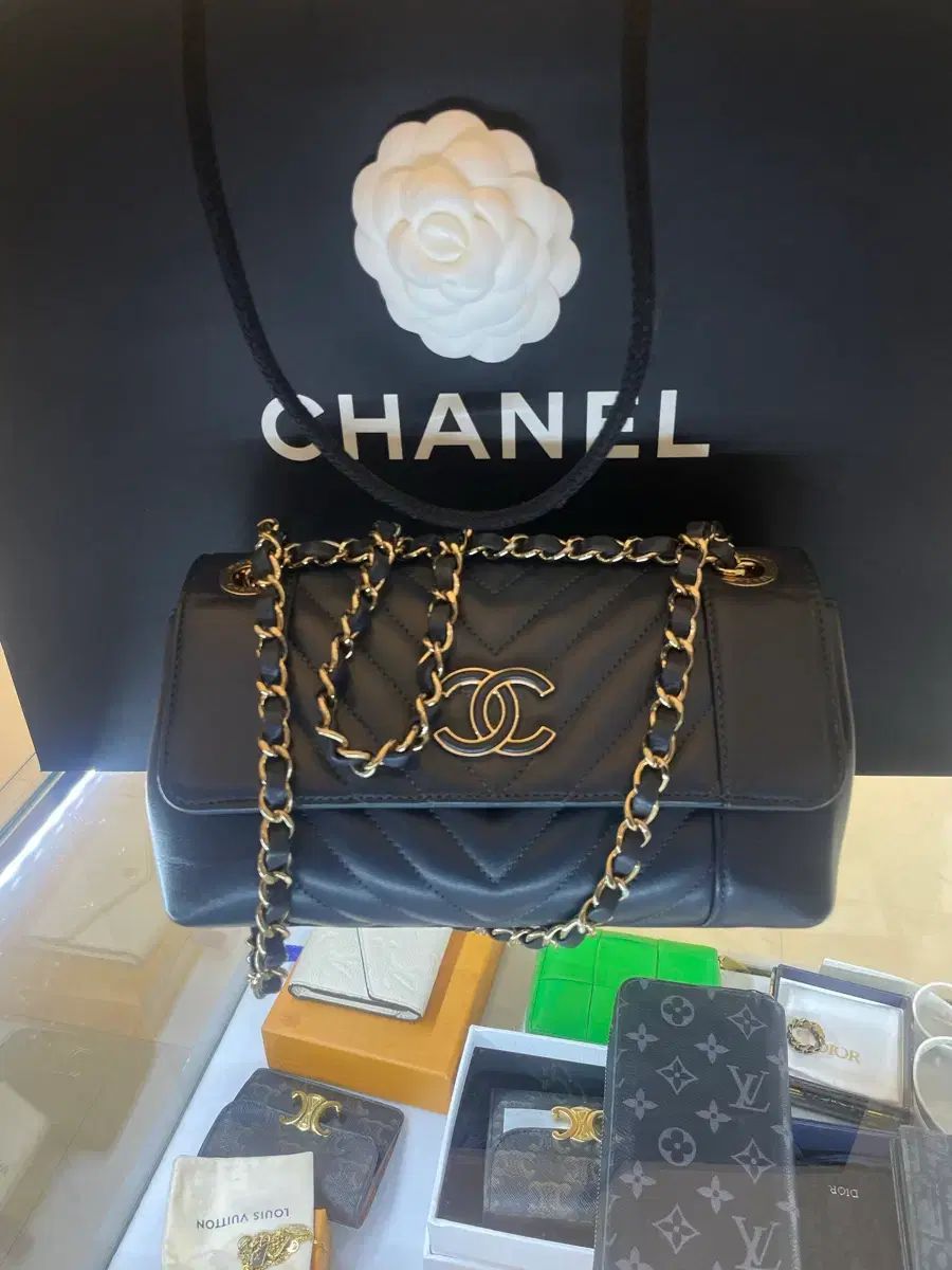 CHANEL シャネル フラップ チェーン バッグ