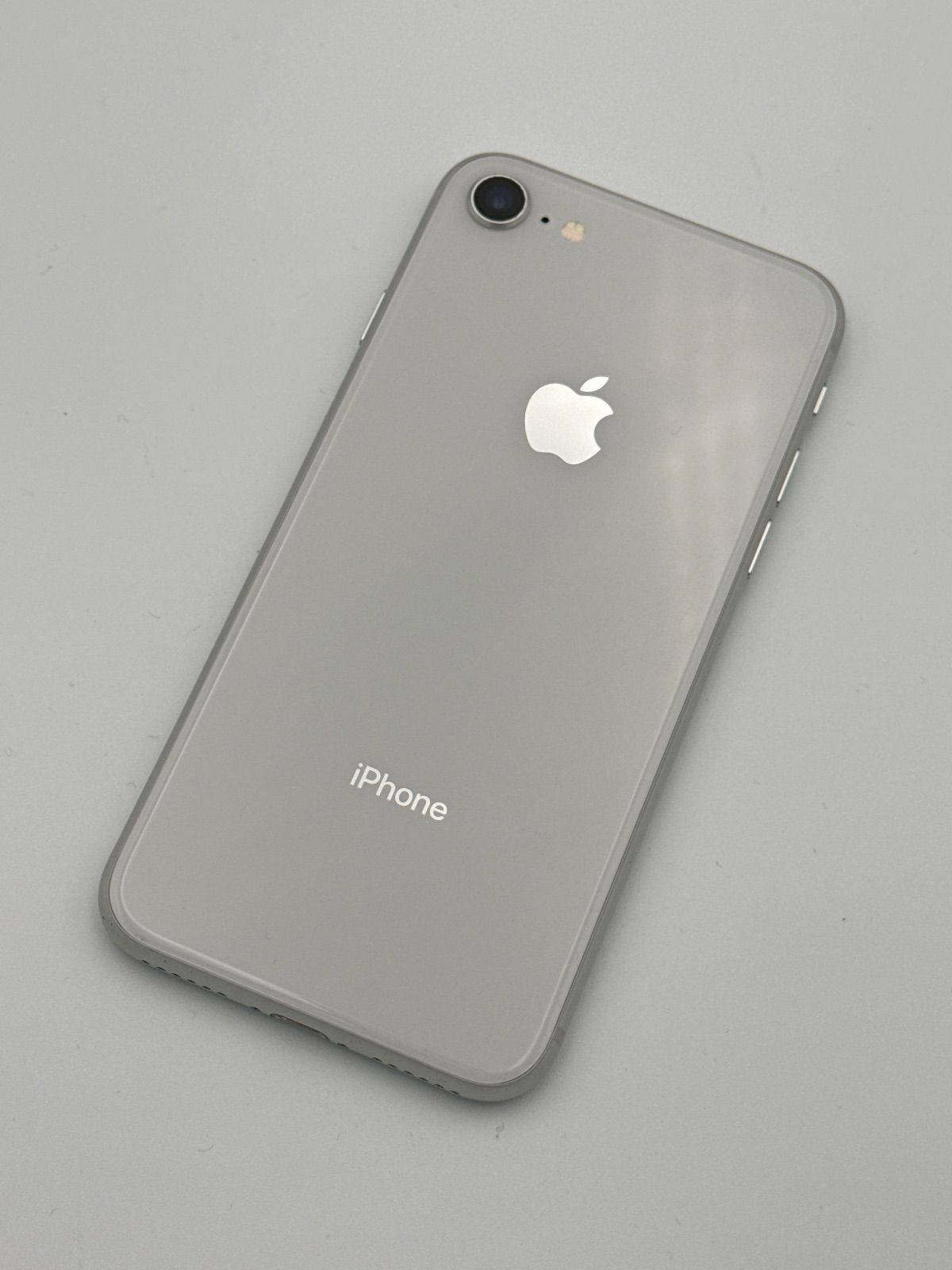 大容量バッテリー 交換済み 100％ SIMフリー iPhone 8 64 GB シルバー