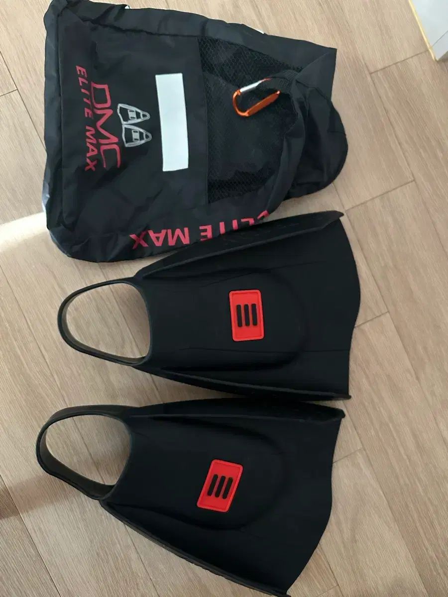 DMC エリート マックス フィン ブラック バッグ