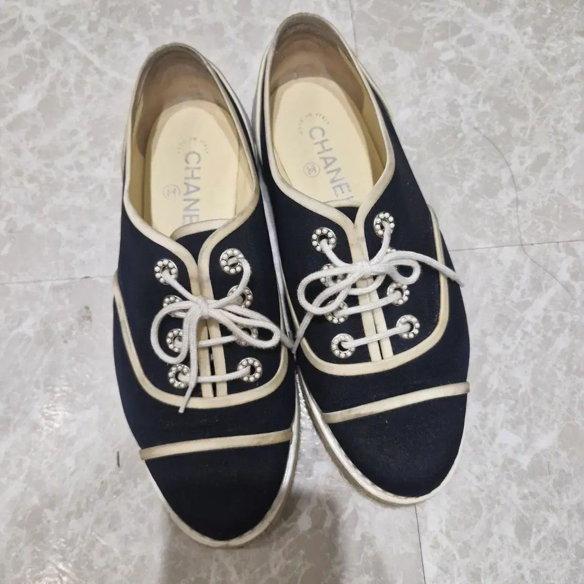 シャネルエスパドリーユローファー