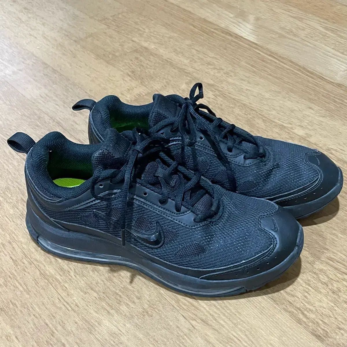 ナイキ エアマックス AP トリプル ブラック スニーカー 270