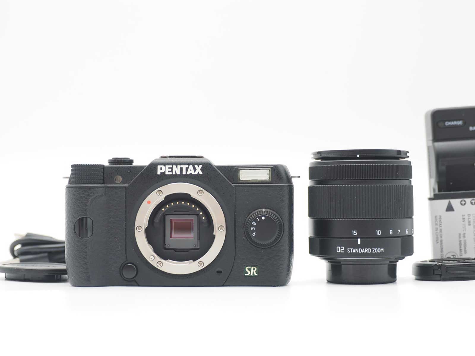 ペンタックス PENTAX Q7 Black 12.4 MP Digital Camera 02 Lens 560