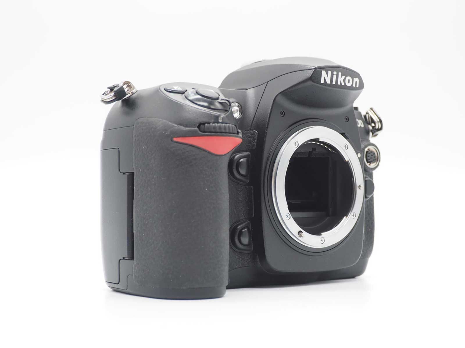 Nikon D200 一眼レフカメラ 久しぶりに名機Nikon D200で散歩カメラしてみた。｜記憶カメラ