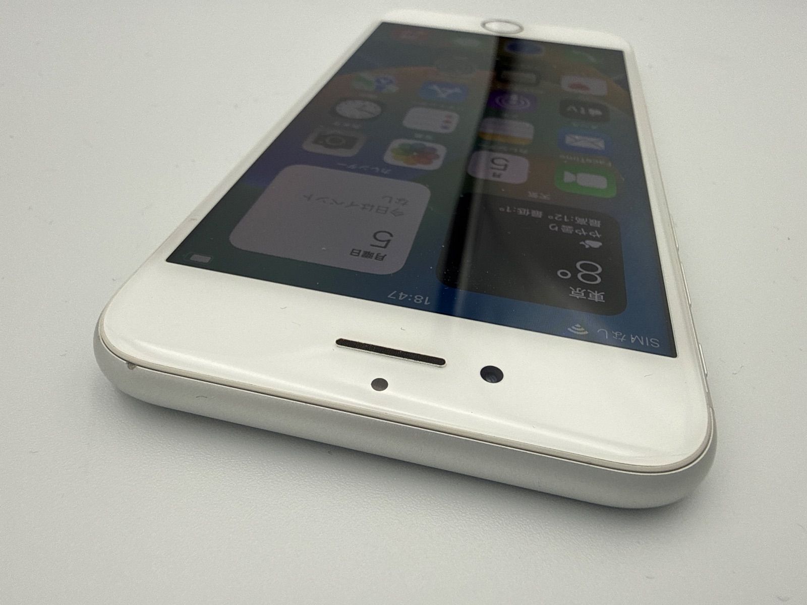バッテリー新品交換済み 100％ SIMフリー iPhone8 64GB シルバー