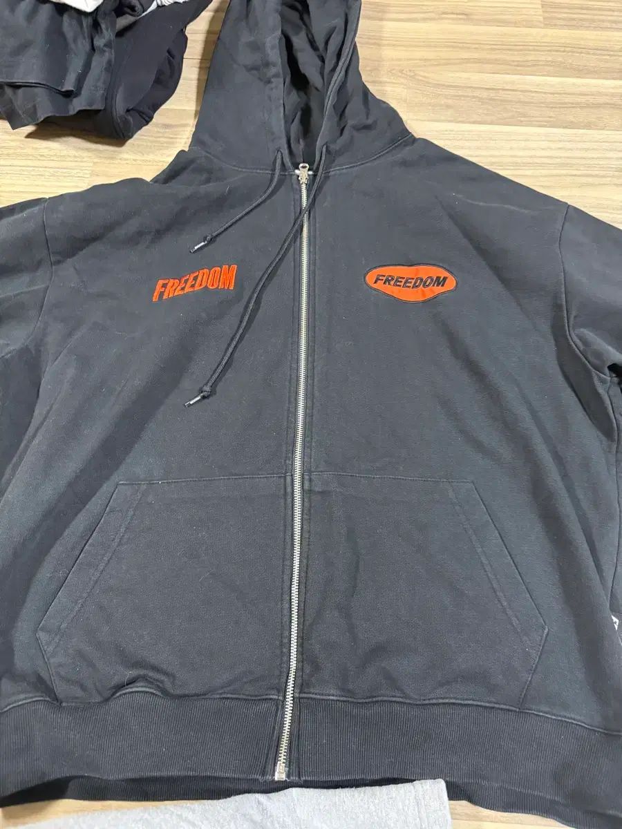 DOM WHO ジップアップポップ