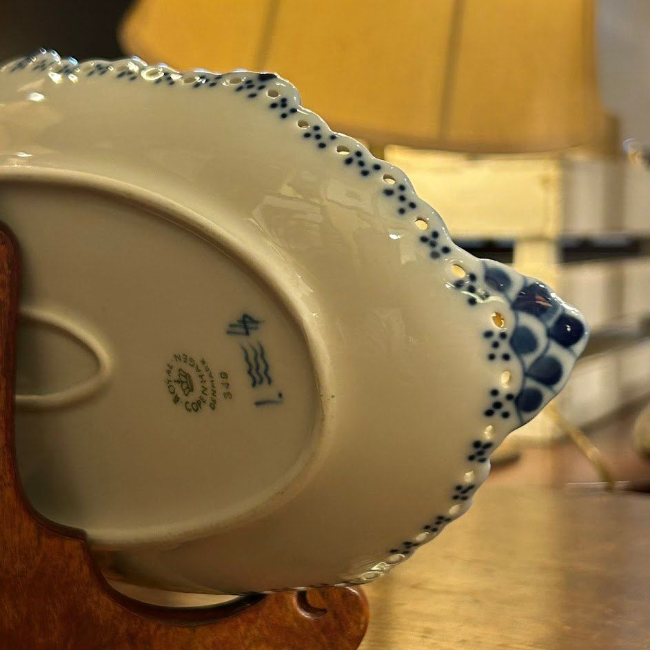 ☆Royal Copenhagen Blue Fluted Full Lace Oval Pickle Relish Dish