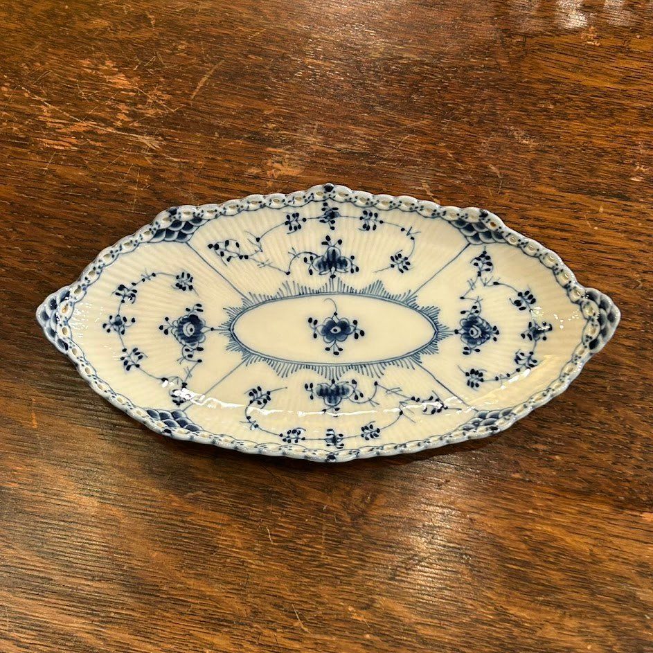 ☆Royal Copenhagen Blue Fluted Full Lace Oval Pickle Relish Dish