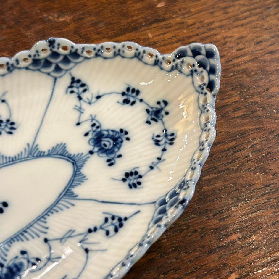☆Royal Copenhagen Blue Fluted Full Lace Oval Pickle Relish Dish