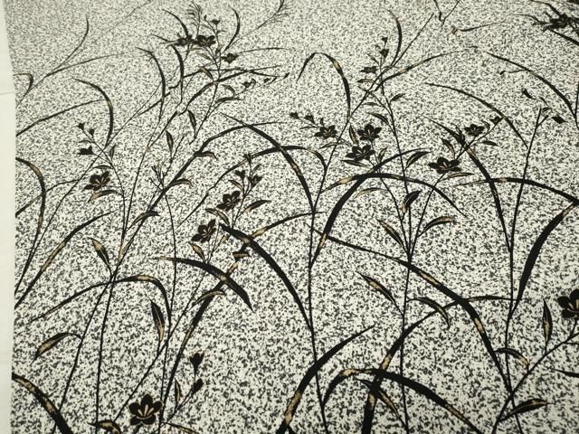 平和屋着物○訪問着 作家物 草花文 たたき染め 黒地 金彩 正絹 逸品