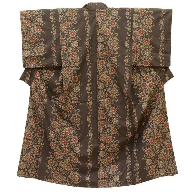 リサイクル着物 大島紬 着物 正絹 絹 Sサイズ ちょっとふくよかL 特品 身丈155 5 cm 裄丈64 袷 仕立て上がり 泥染め 一元式 茶 菊唐草 SILK シルク リユース uu 2366 b