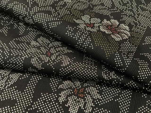 平和屋着物●本場大島紬 7マルキ 草花文 正絹 vp