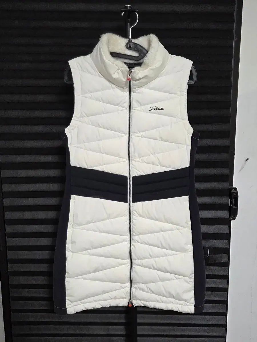 タイトリスト グースダウン ハーフロング ダウンベスト
