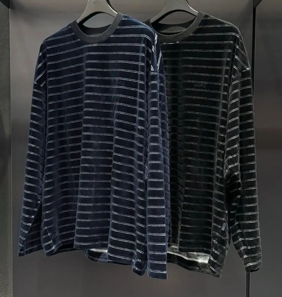 Juun J 初回版 ブラック ネイビー ベルベット ストライプ Tシャツ m