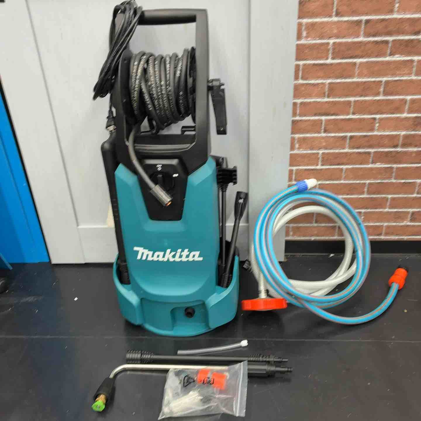 品 マキタ makita 高圧洗浄機 MHW 0820