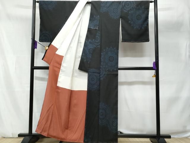 平和屋着物□本塩沢 正倉院花文 黒地 正絹 逸品 CABA7975fb - メルカリ