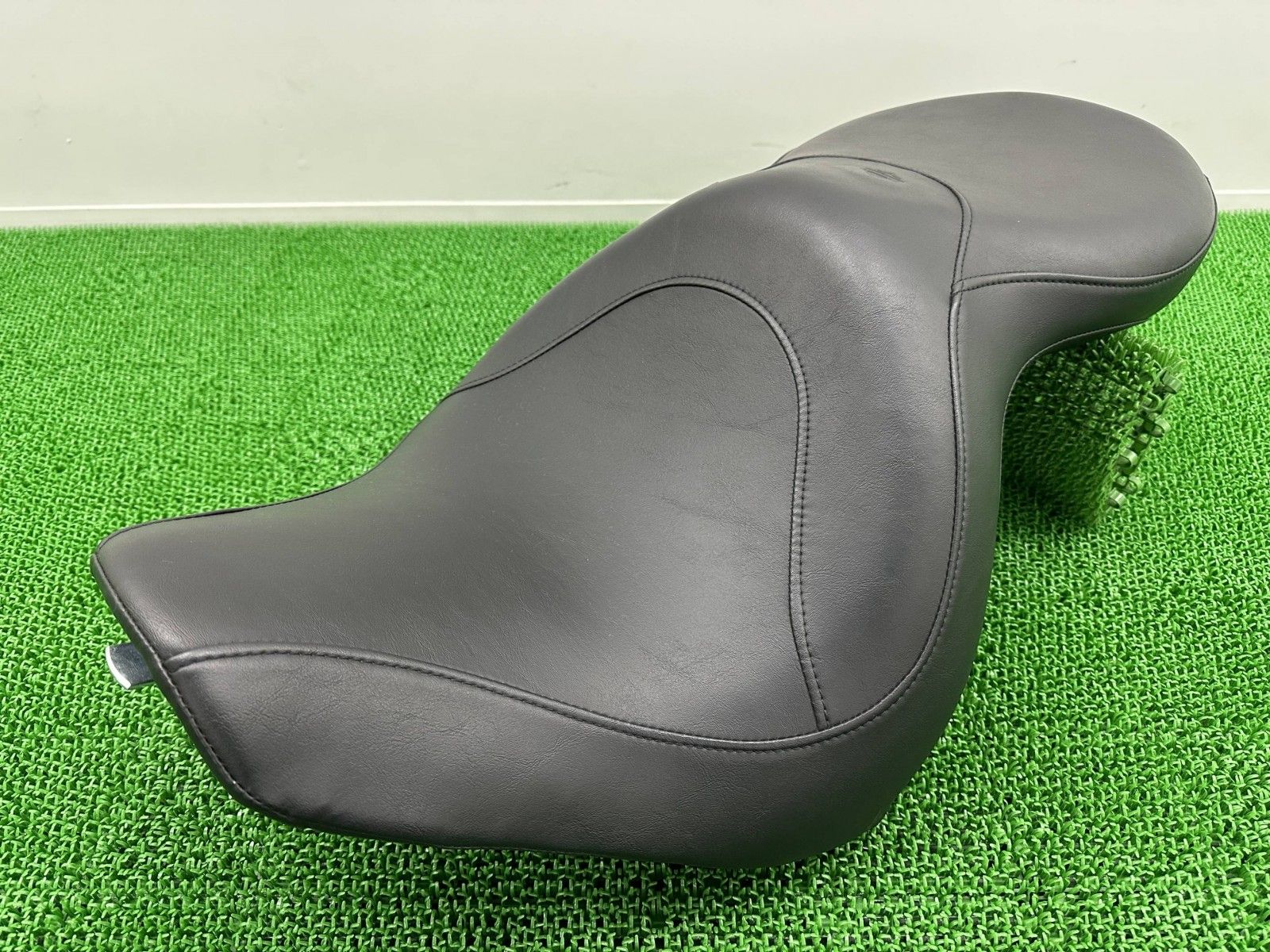 ソフテイル シート ハーレー 純正 中古 バイク 部品 オプション TC