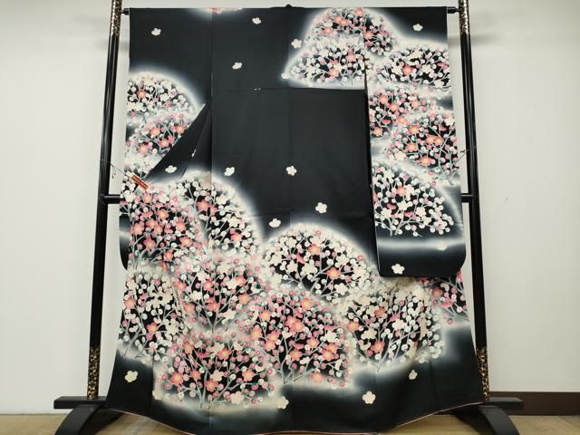 平和屋着物▽豪華振袖 駒刺繍 枝梅文 暈し染め 黒地 正絹 逸品