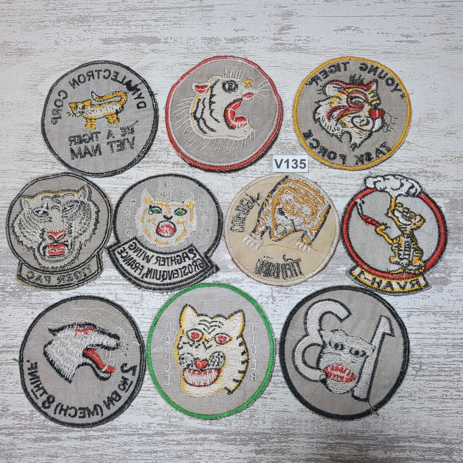 初売600円引☆1/7まで！ ワッペン 10枚 ☆V135 TIGER 虎 トラ タイガー