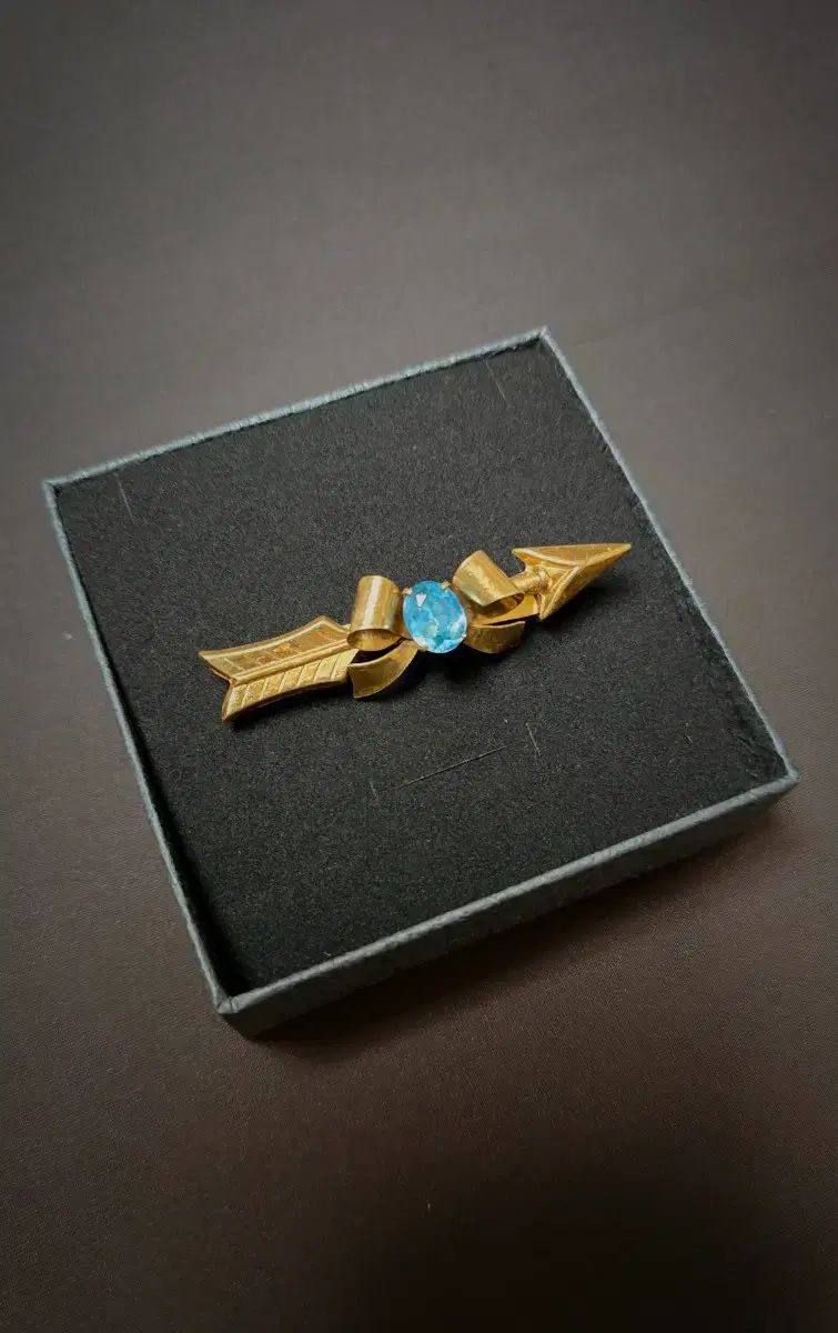  CORO Bow Arrow ブローチ GOLD リー ボウ＆アロー ヴィンテージ ブルー アンティーク その他 アクセサリー