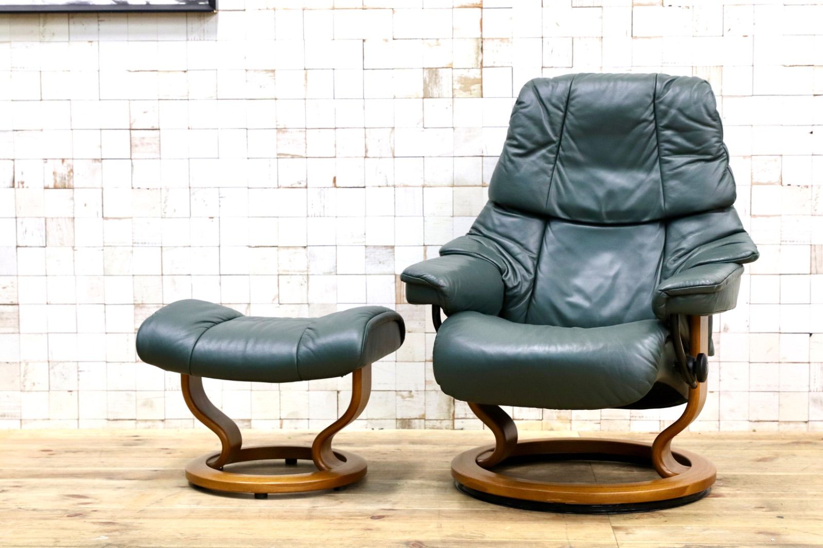 GMIH 358○EKORNES エコーネス ストレスレスレノ Reno リクライニングチェア シングルソファ 1人掛けソファ 緑 本革 北欧 ノルウェー