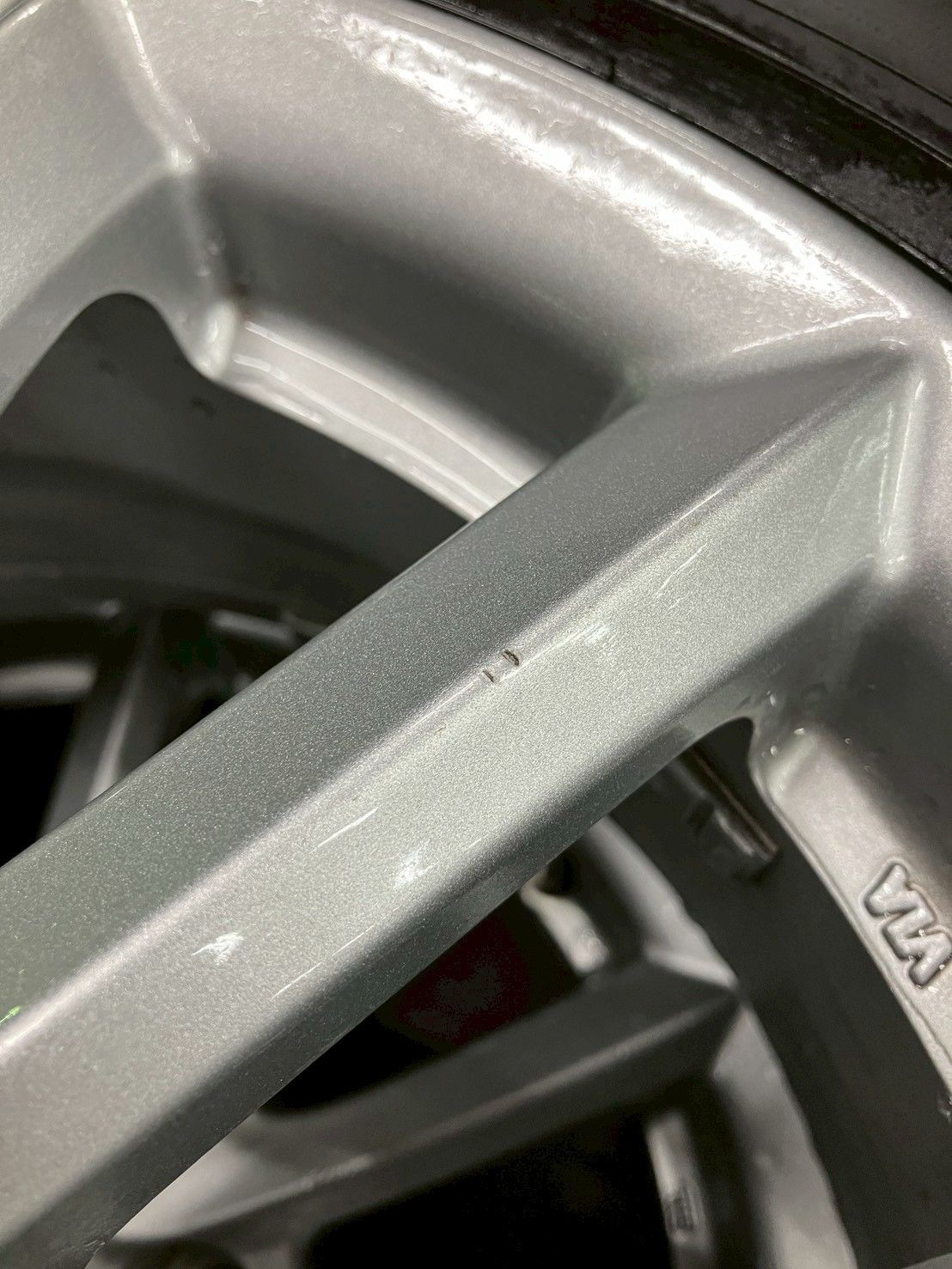 16インチホイール バリ溝