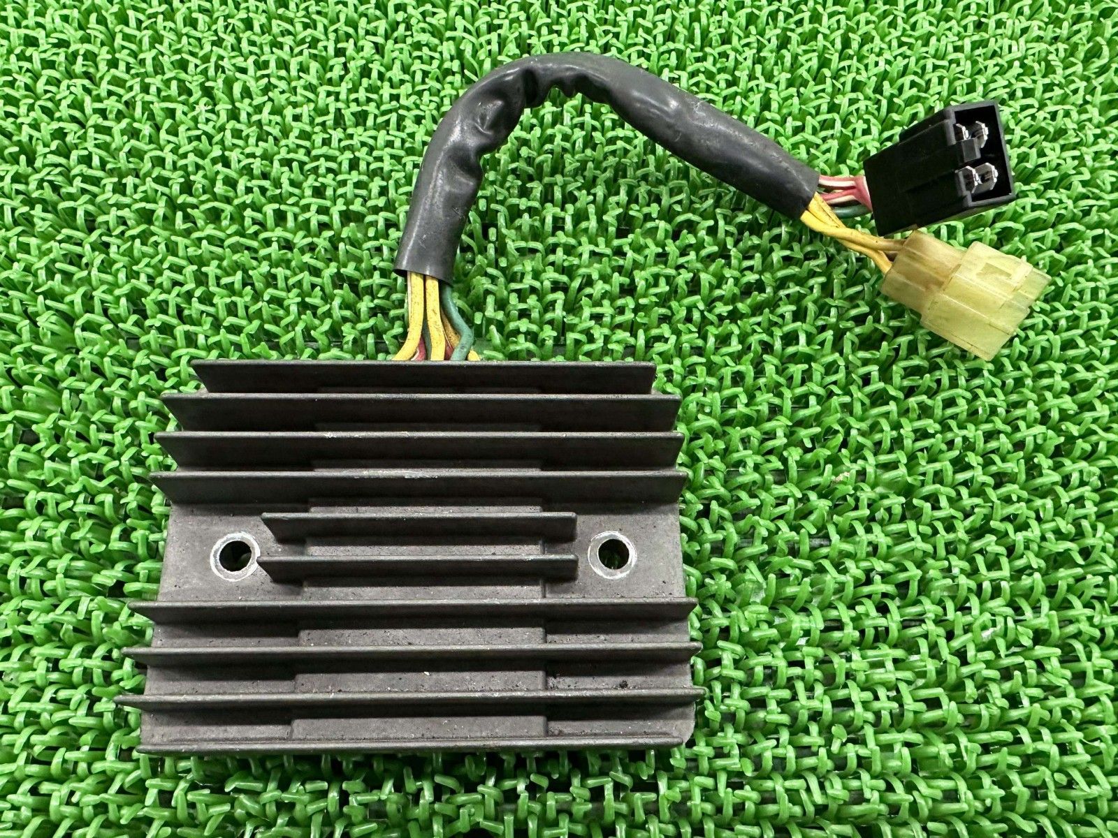 900 SS レギュレター ドゥカティ バイク 部品 レギュレーター レクチファイアー 機能的問題なし モンスター900 Ep