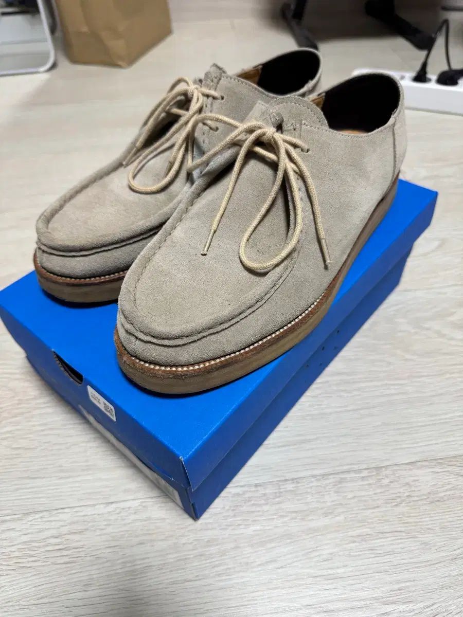 カラーコーラ Tシャツ ローラー ワラビー スウェード 275