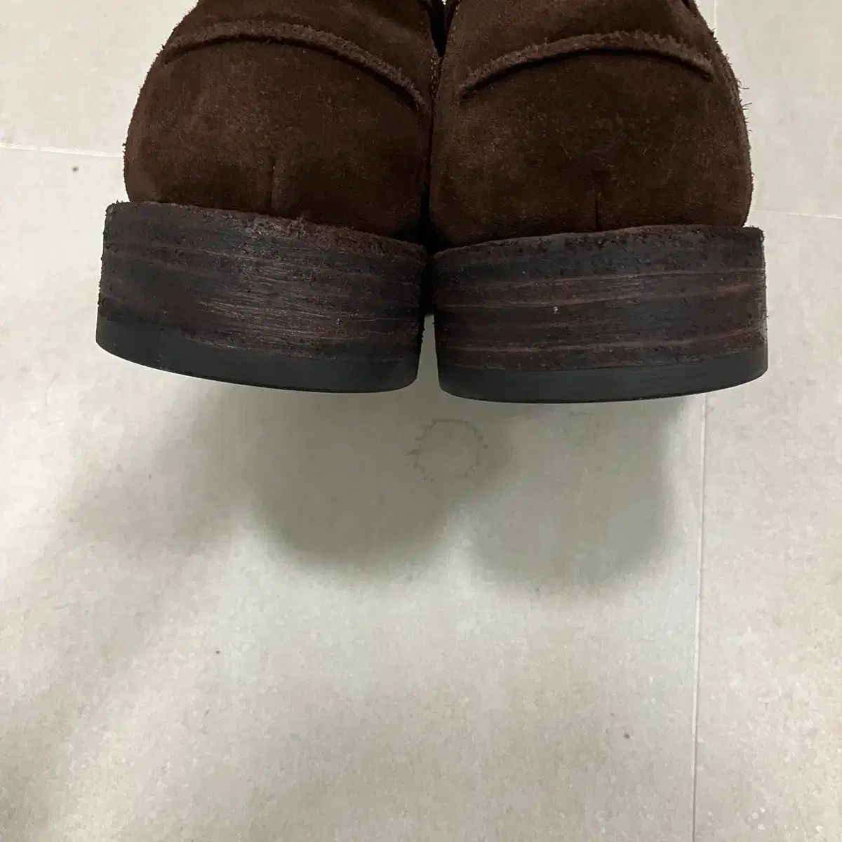 スウェード ローファー