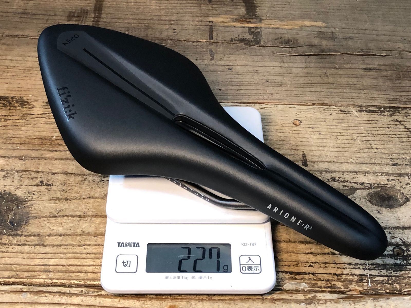 JQ753 フィジーク fizik アリオネ ARIONE R3 OPEN サドル Regular 黒