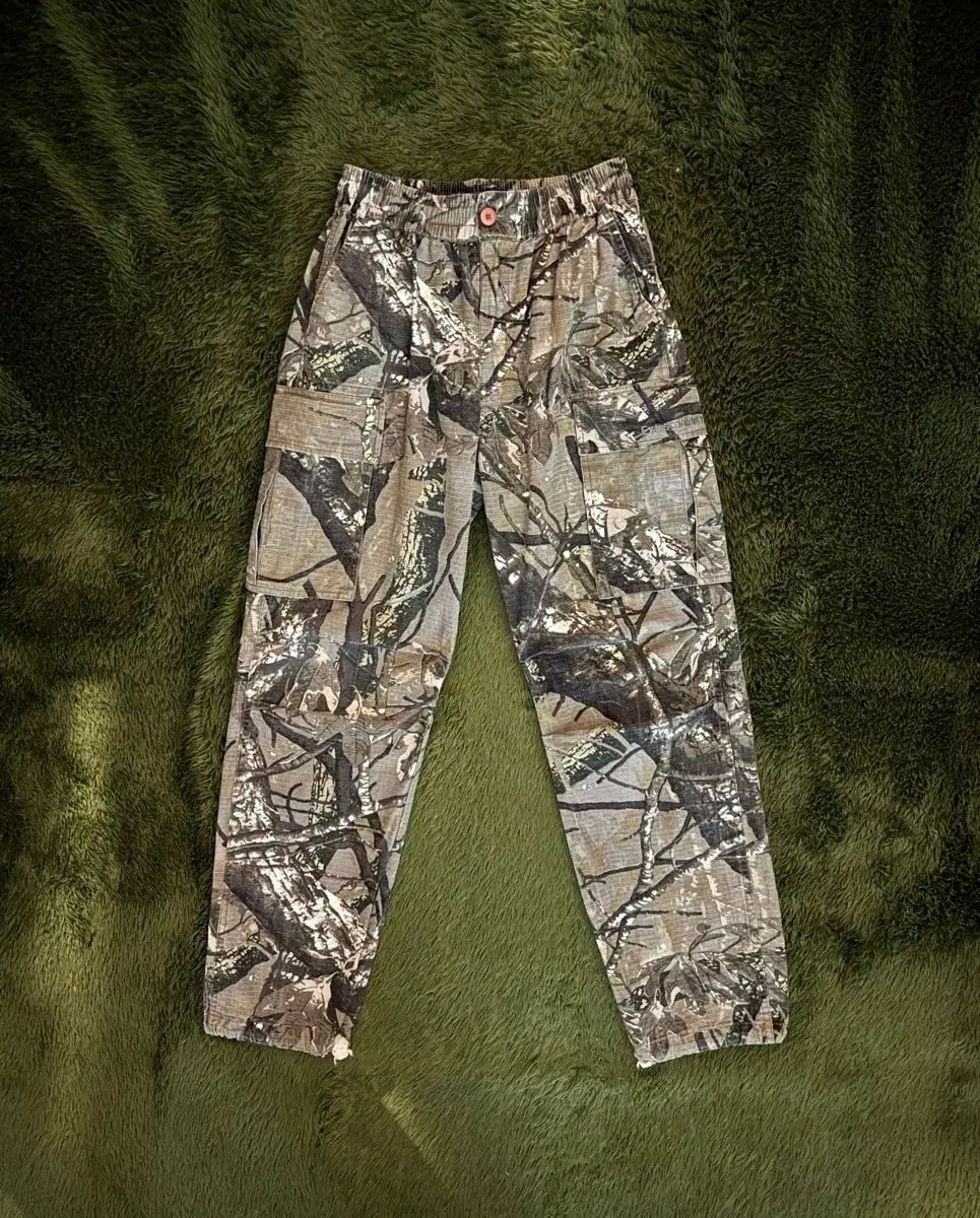 M エクストラオーディナリー リアルツリー カモ リップストップ カーゴ パンツ