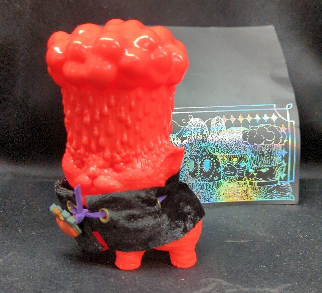 もうこやま どしゃぶり猫 赤成型|未塗装|マント付