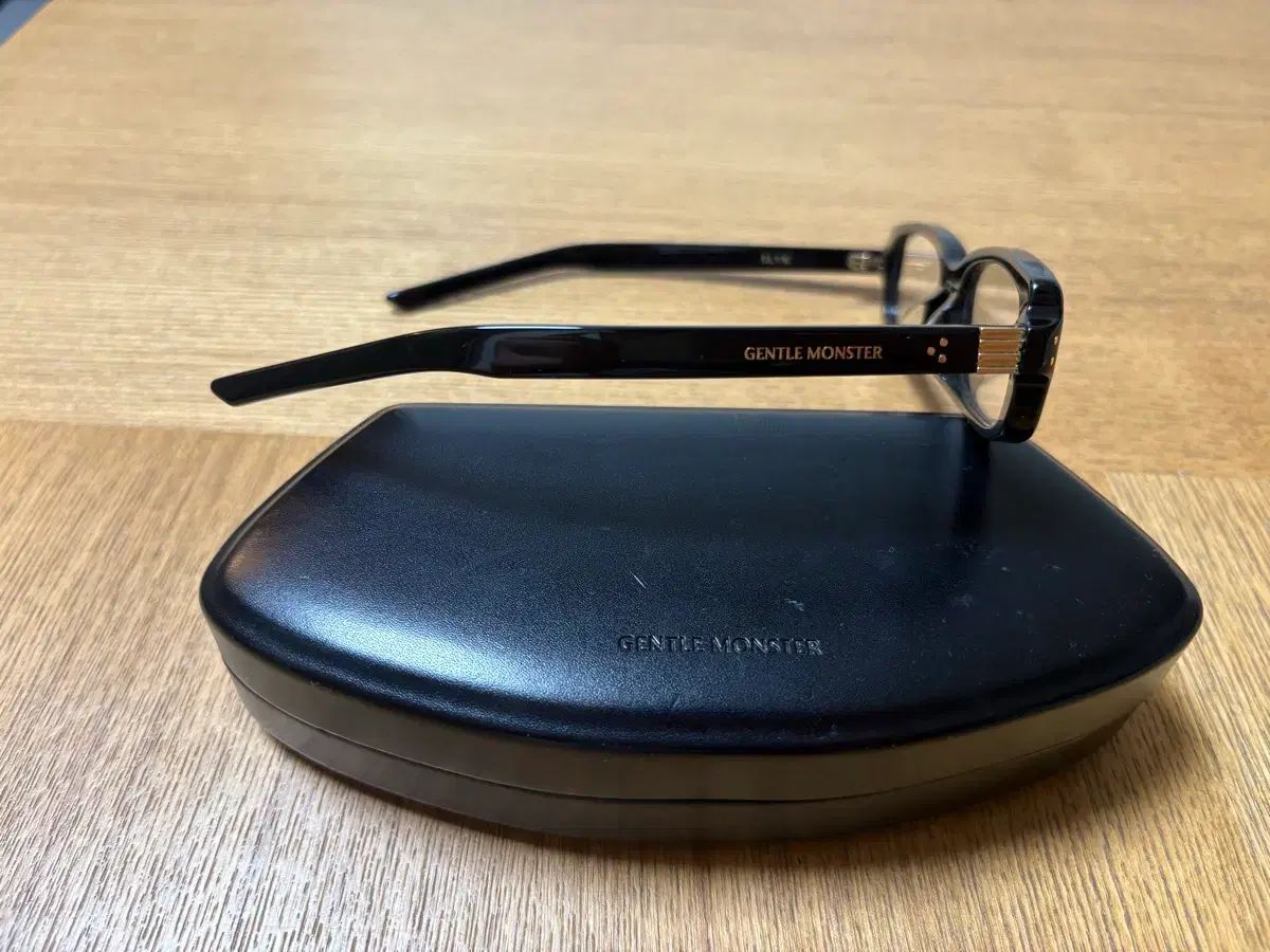 ジェントルモンスター スラック