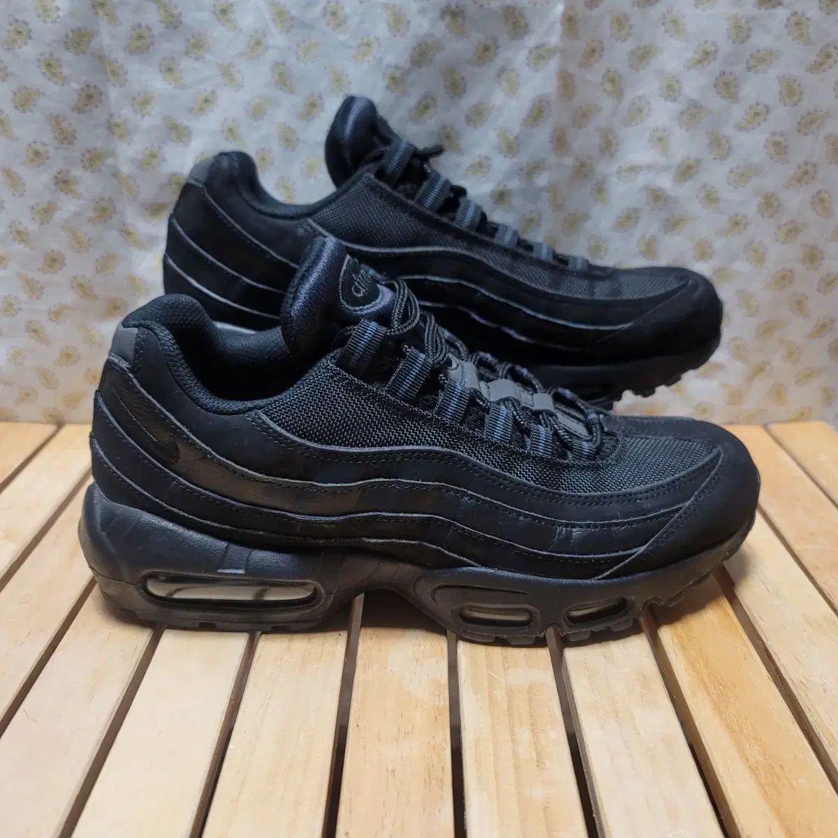 ナイキ エアマックス95 トリプル ブラック スニーカー 260