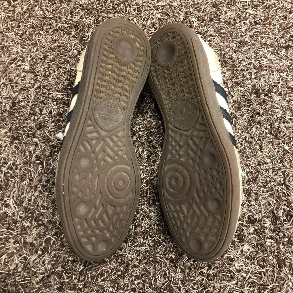 ハンドボール スニーカー