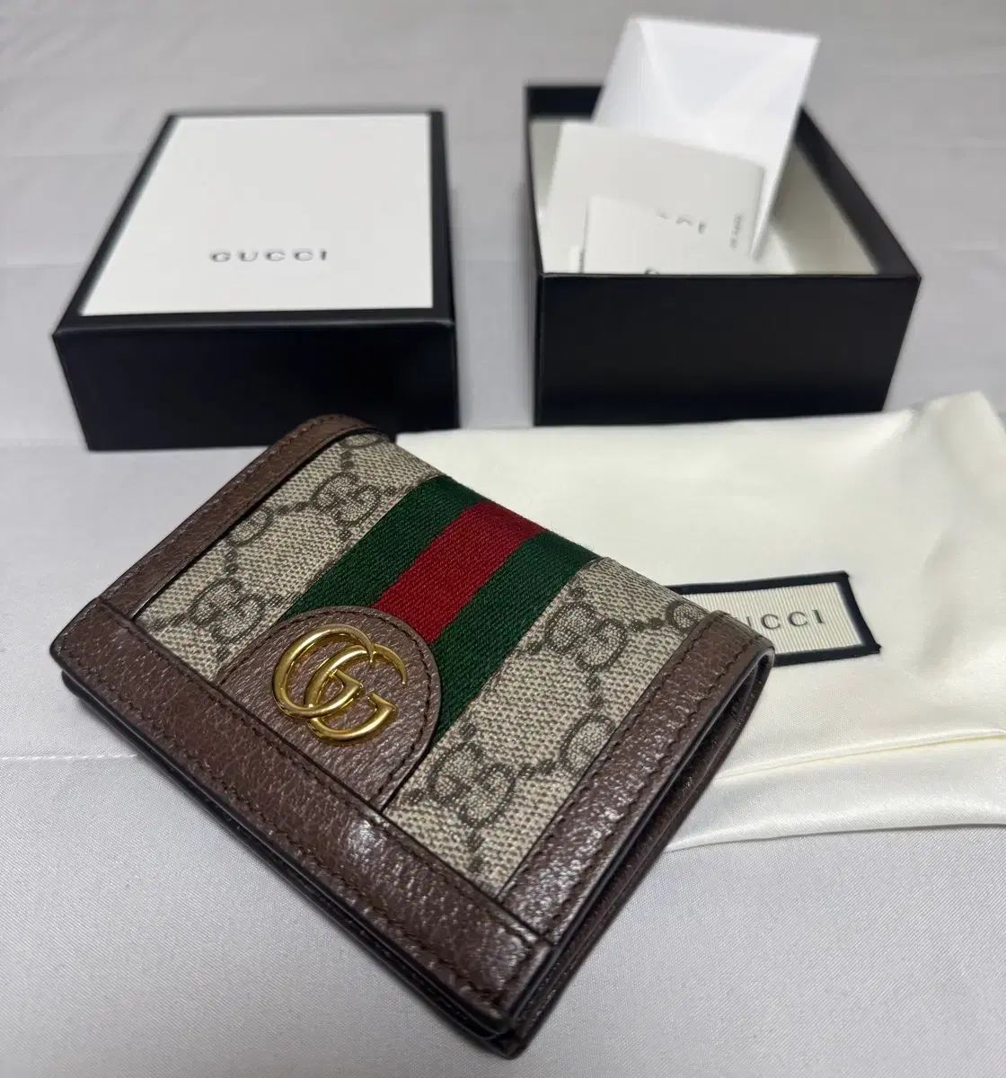 オフィディア 財布