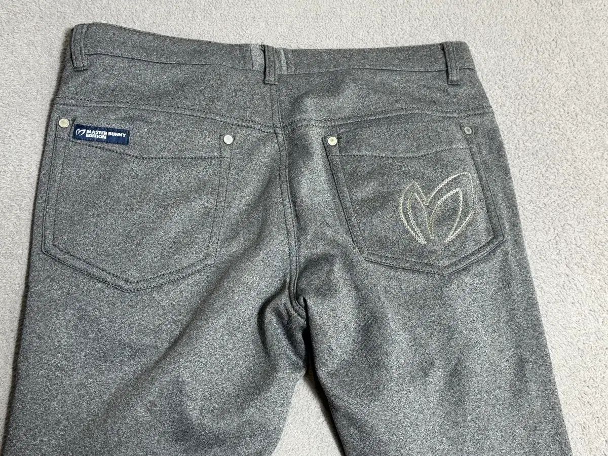 33 パーリーゲイツ マスターバニー グレー 起毛 ゴルフパンツ マルボン タイトリスト