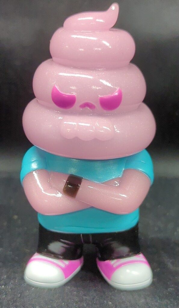 REALHEAD|ゴッコ堂 コウンコツ野郎 頭蓄光紫ラメ成型|ミントグリーンシャツ|黒ズボン