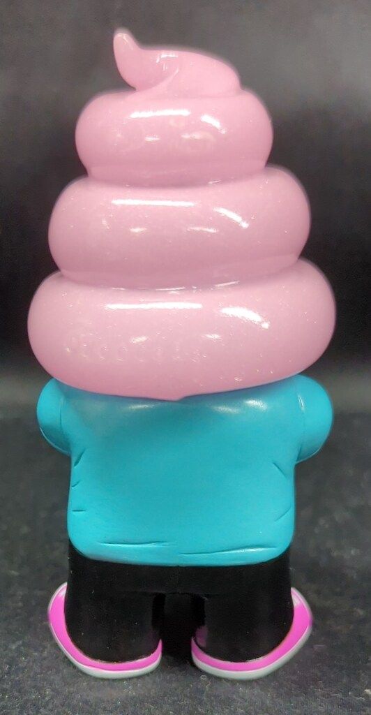 REALHEAD|ゴッコ堂 コウンコツ野郎 頭蓄光紫ラメ成型|ミントグリーンシャツ|黒ズボン