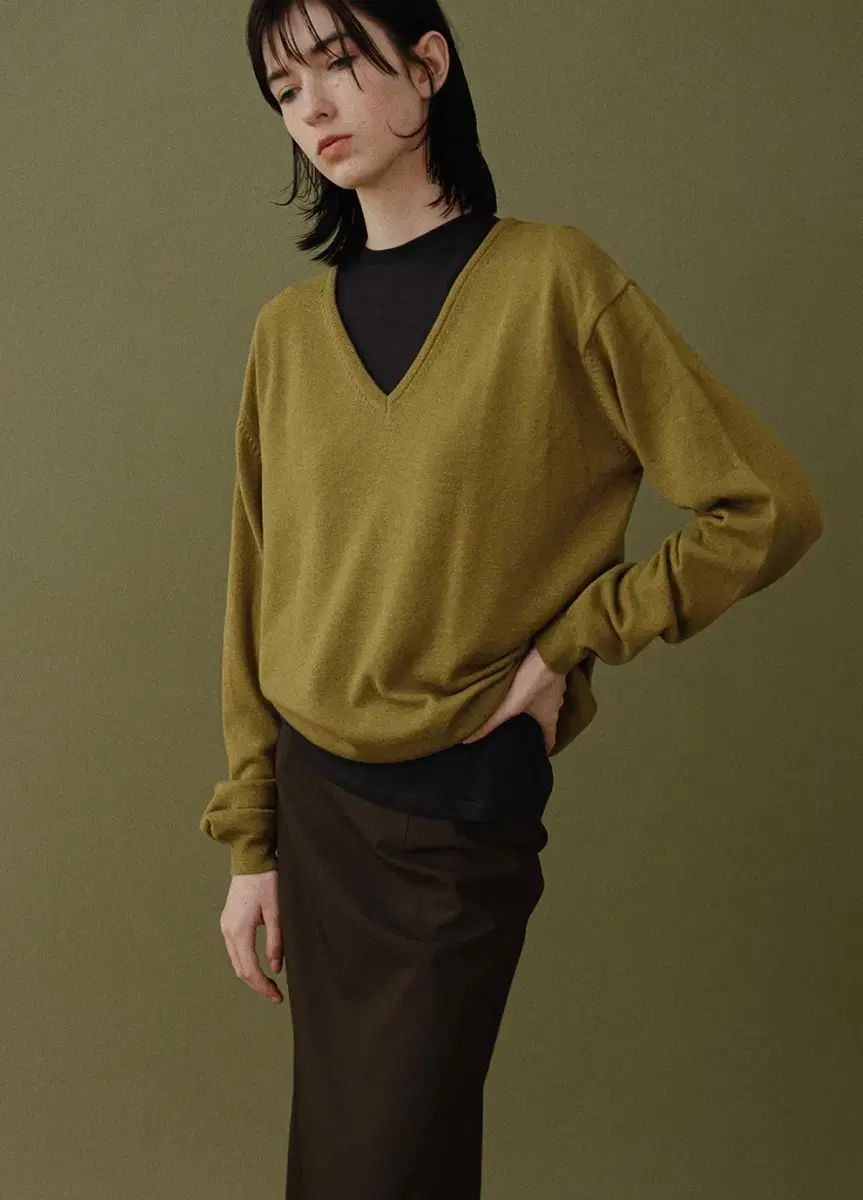 アグスト lejour Vネック ニット オリーブ色